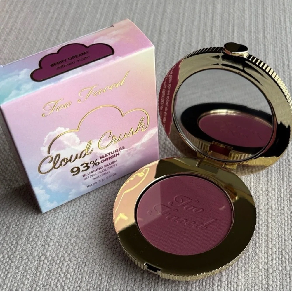 NIB Too Faced Cloud Crush Blush - Berry Dream